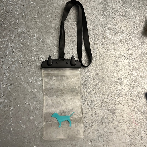 Waterproof cell phone holder - Picture 1 of 2